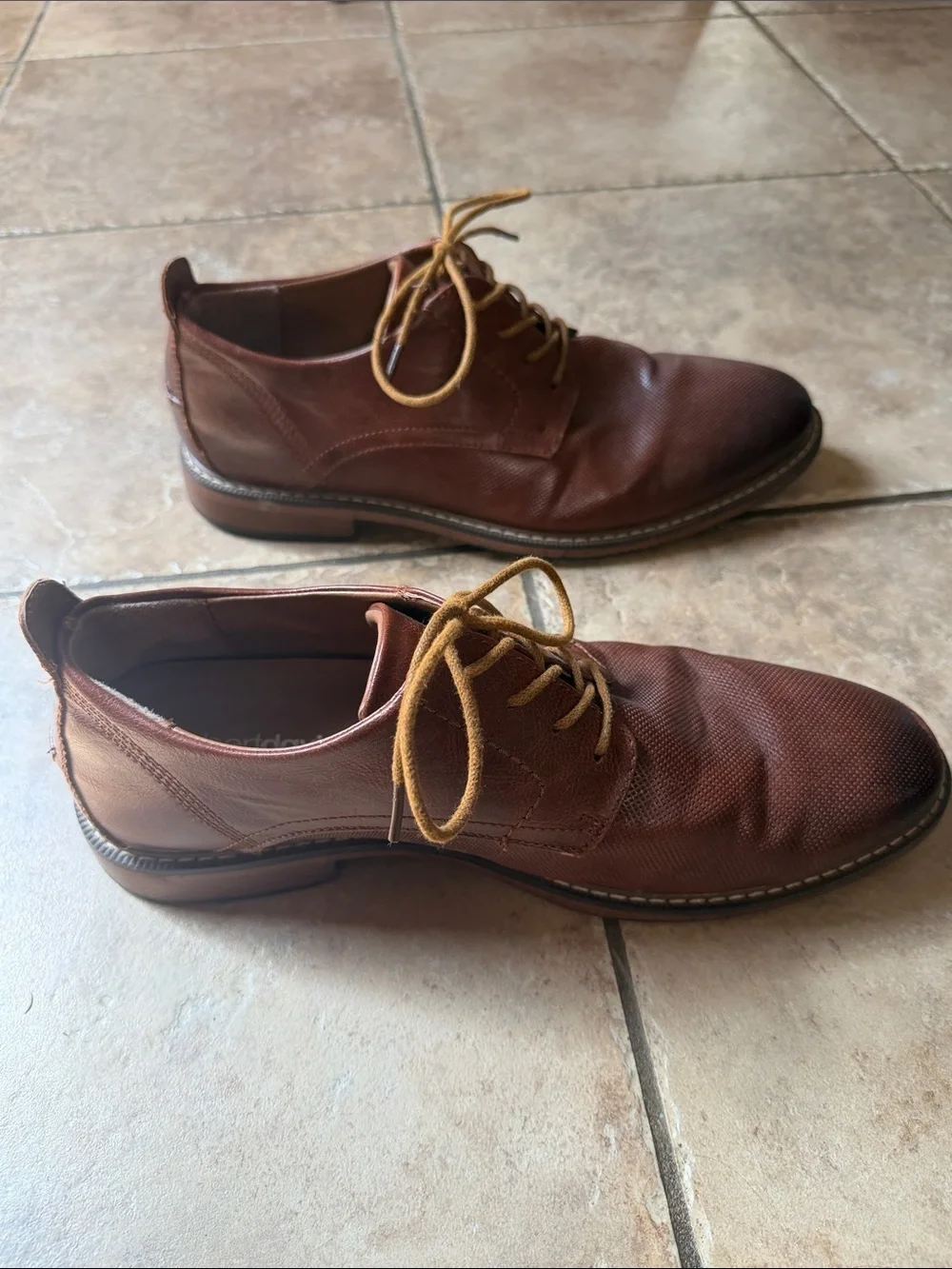 Men's Brown Perforated Leather Derby Shoes - Classic Lace-Up